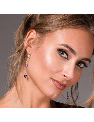 Boucles d'oreilles Trilliant avec des améthystes sur le modèle