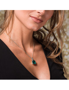 Londra Necklace Emerald 2