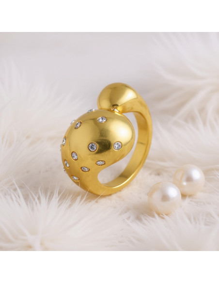 COMTESSE gold-plated stainless steel ring with crystals | SPARK