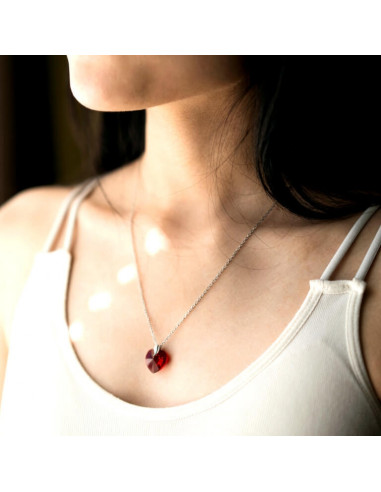 Necklaces with a heart motive