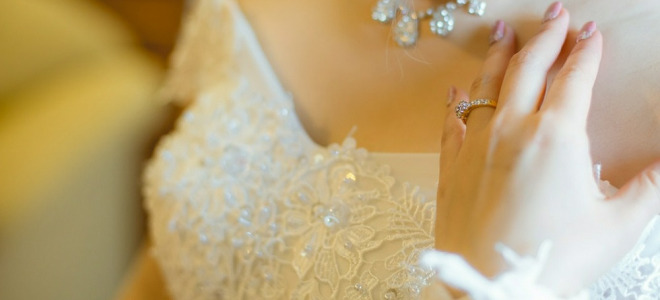 Jak dobrać biżuterię do sukni ślubnej?
